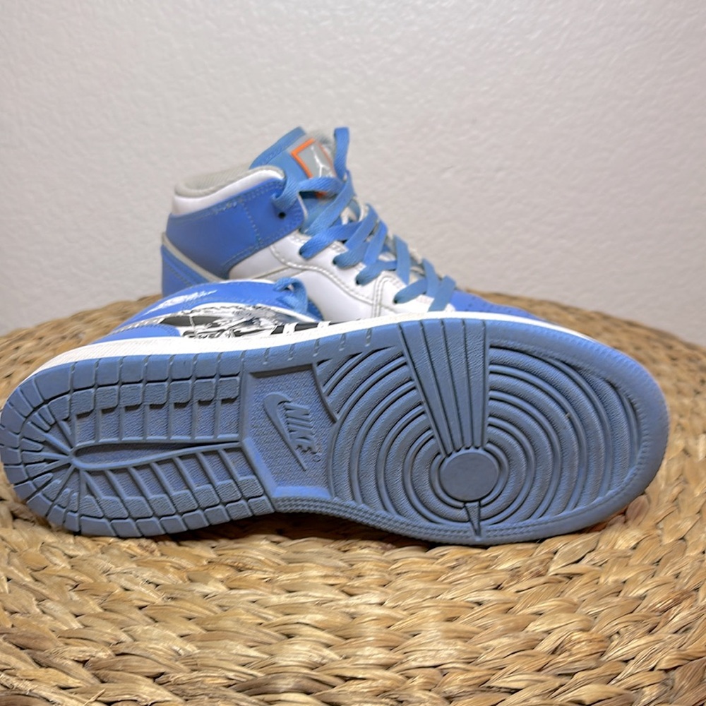 NIKE AIR JORDAN 1 Mid Gs “Game Winner” Sneakers - Picture 6 of 8